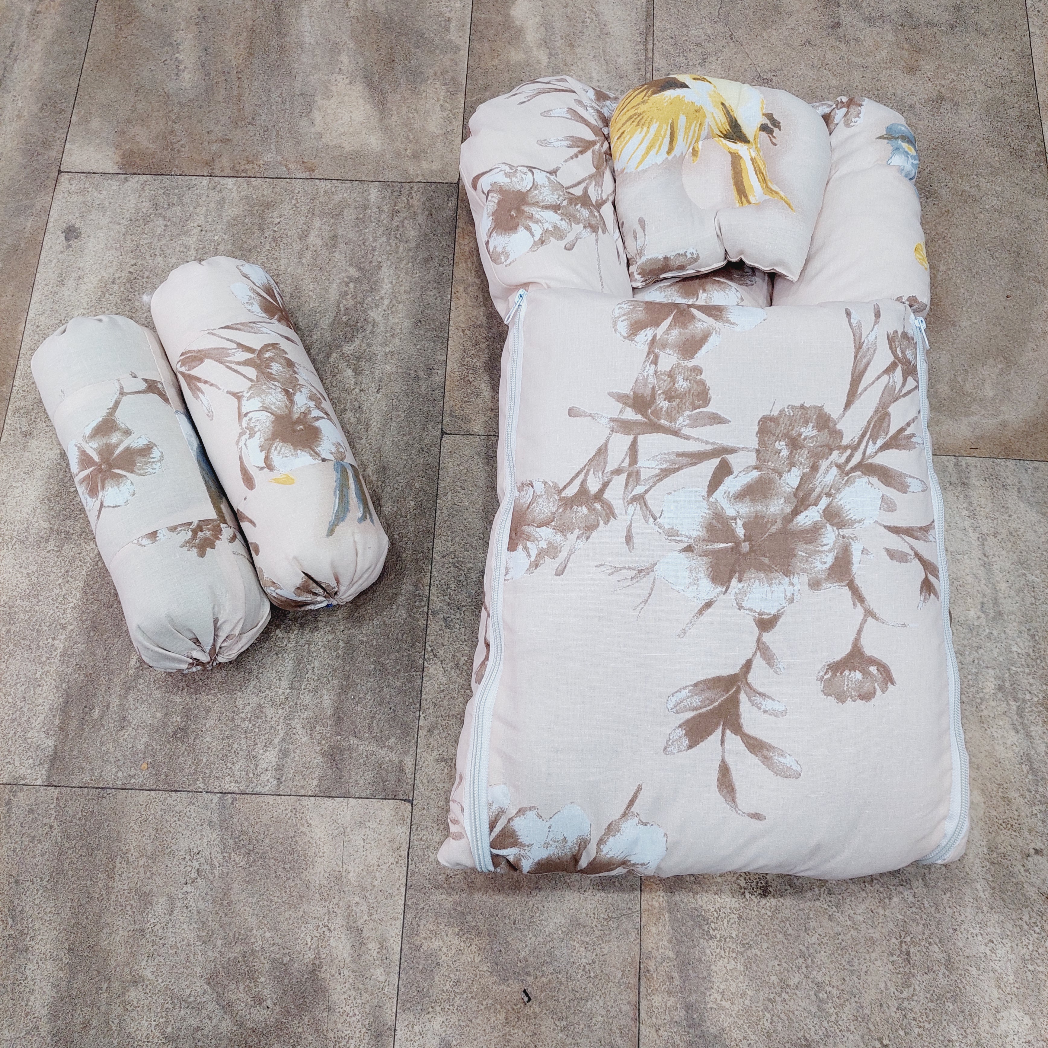 Carry Nest With Pillow brown flowers